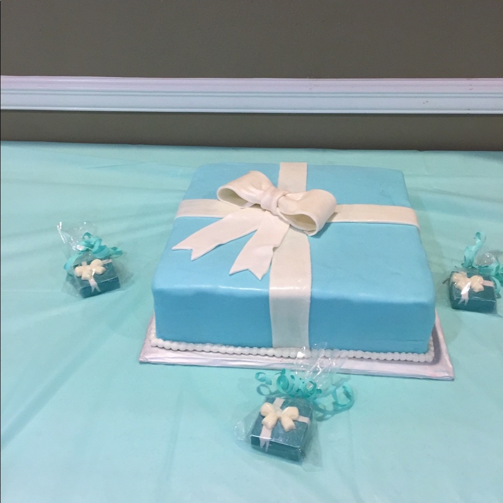 Meet your Posher, Shirley